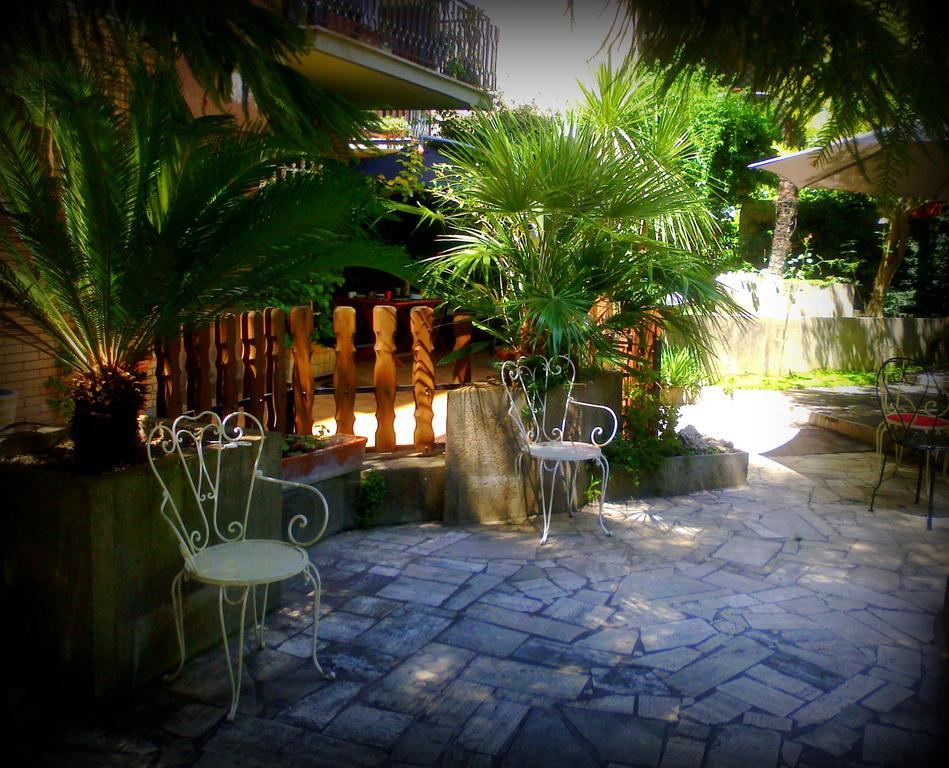 Guest House Il Limone Nascosto ローマ エクステリア 写真